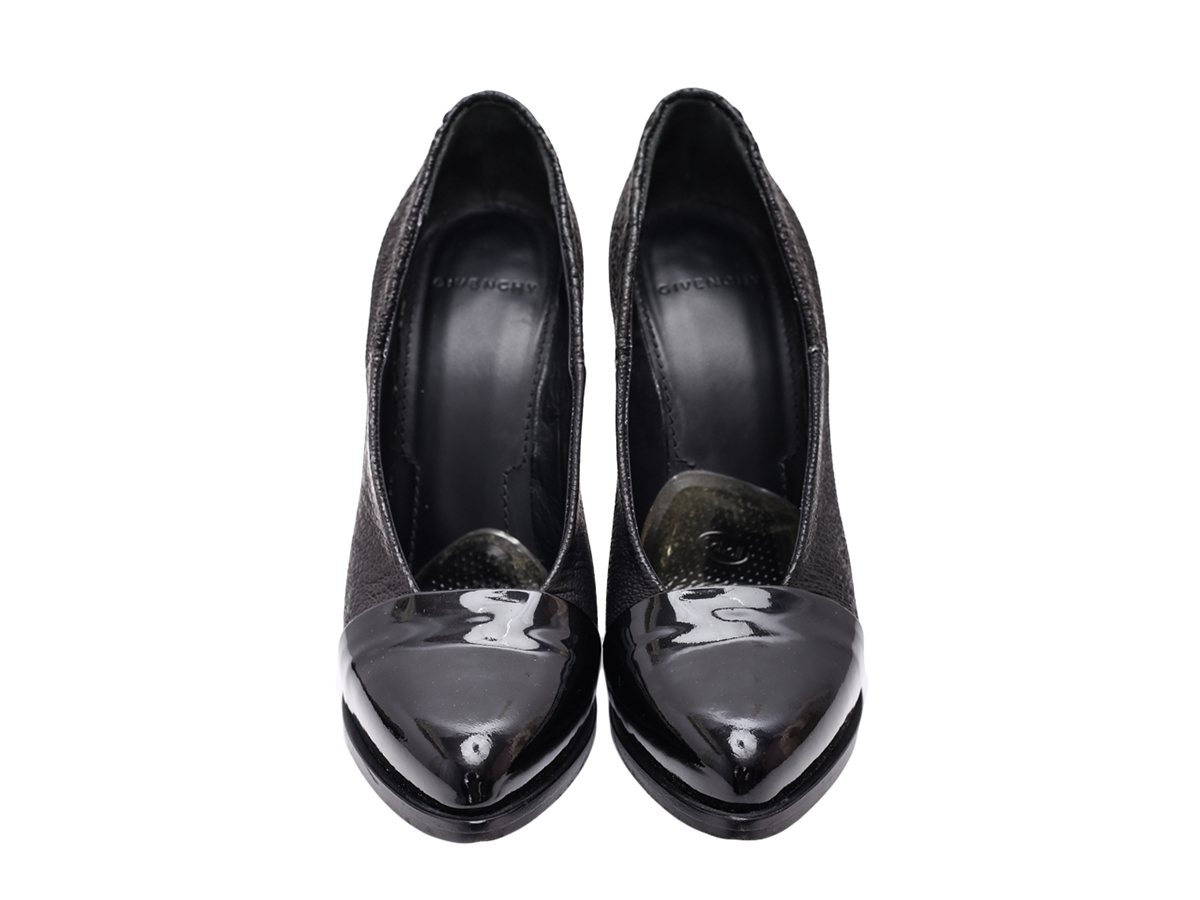 Givenchy Black Textured Leather Cap Toe Pumps - Preowned