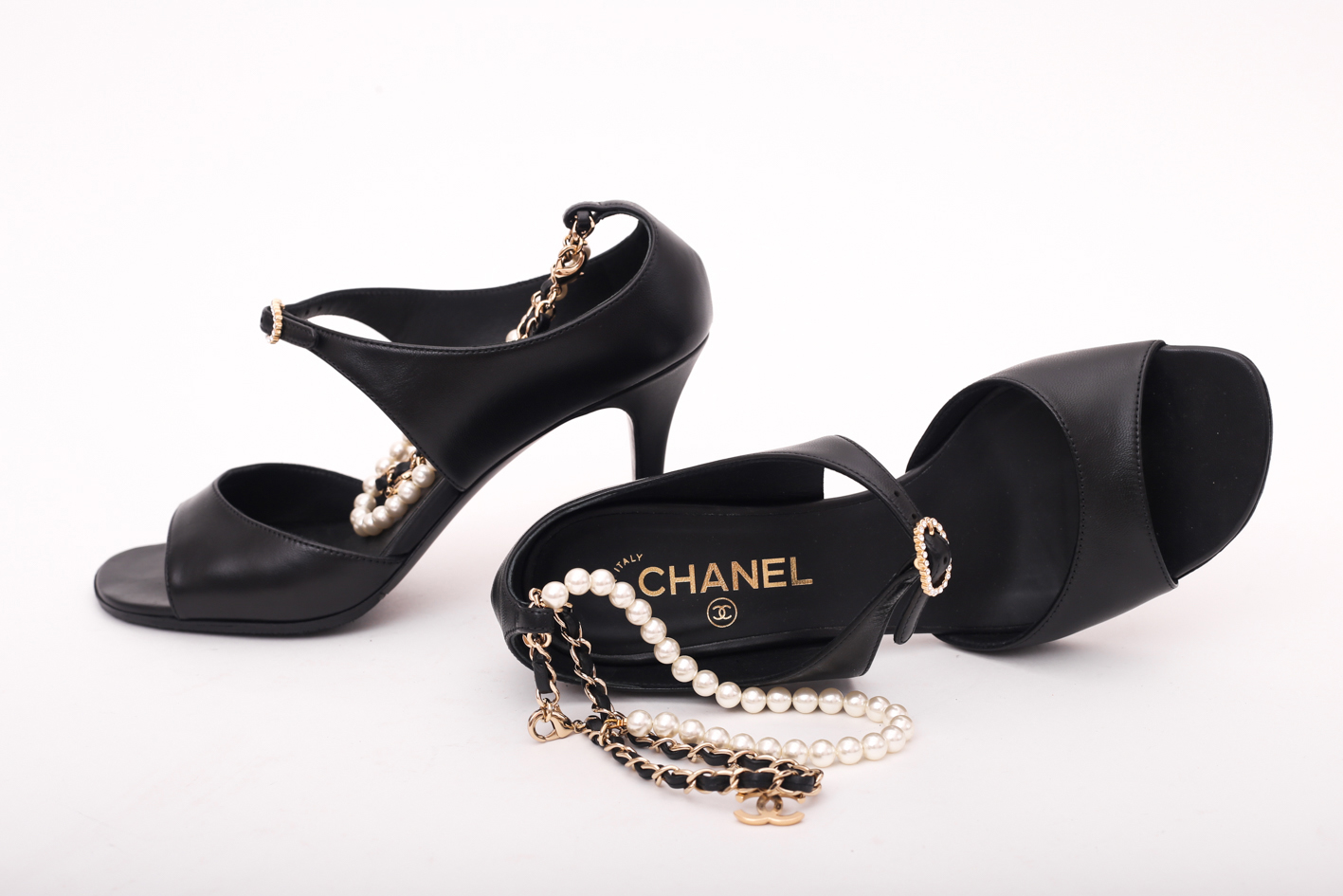 Chanel black lambskin leather heels with charms Autumn Winter 2025 - Preowned